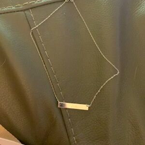 I am selling this it is a cool necklace